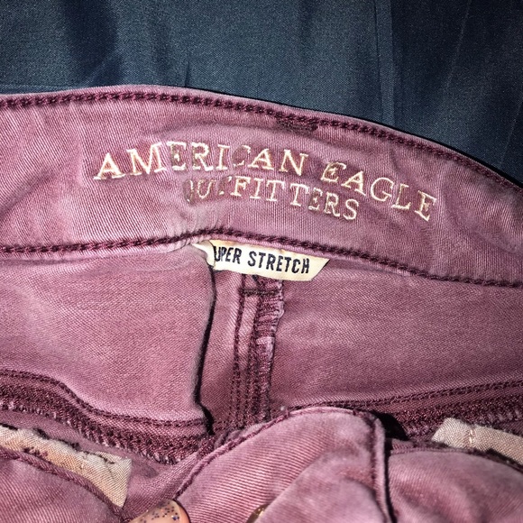 AEO Maroon Shorts - Picture 2 of 4